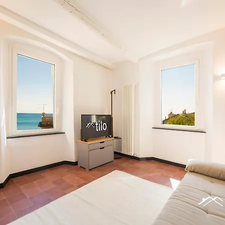 1min | Sea View| 2br| A/c| By Tilo Διαμέρισμα *
