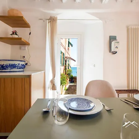 1min | Sea View| 2br| A/c| By Tilo דירה *